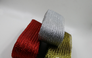 Tissu en organza métallisé à cheveux de cheval crêpé de 7 cm (2,8 po) pour la confection de coiffes et de robes - Product Image 2