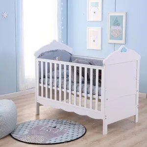 Hauteur réglable pin en bois massif lit bébé avec roues