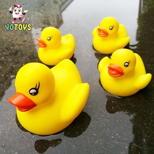Eco-friendly Bambino di Plastica Del Pvc Del Vinile Galleggiante Squeaky Vasca Da Bagno Anatra Giocattolo Set - Product Image 3
