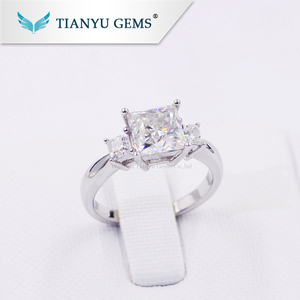 14 K/18 k Blanco/oro amarillo 1 carat forever one DEF vvs diamante sintético moissanite compromiso precio del anillo - Product Image 3