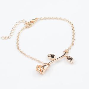 สร้อยข้อมือดอกกุหลาบสีแดงแฟชั่น เรียบง่าย สไตล์ดอกไม้ - Product Image 4