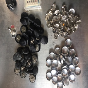 उच्च दक्षता सरल इस्तेमाल किया मैनुअल बाध्यकारी मशीन कवर बटन मशीन सस्ती कीमत के साथ - Product Image 1