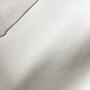 सफेद विरोधी-पीली सांस टिकाऊ पसीना-अवशोषित पु microfiber चमड़े के लिए सफेद आकस्मिक जूता ऊपरी रसोई जूते