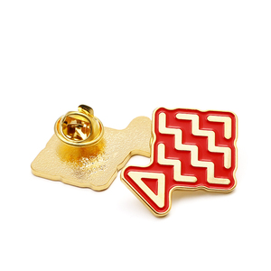 Personalizado chapado en oro pez <span class=keywords><strong>rojo</strong></span>, pin de solapa de esmalte - Product Image 1