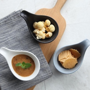 Plato de Cerámica para Servir Aperitivos con Diseño Único en Forma de Cuchara en Varios Colores para Hotel - Product Image 2