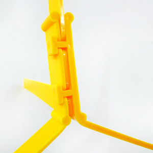 Set Lanciarazzi Giocattolo in Plastica per Esterni con 2 Razzi che si Alzano fino a 30 Metri per Bambini dai 2 ai 7 Anni - Product Image 2