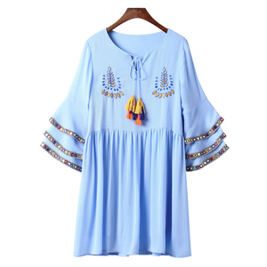 <span class=keywords><strong>Le</strong></span> court bleu lâche machine broderie robe avec layered manches détail - Product Image 1
