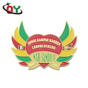 Neue produkte hochwertige cartoon tier nette glitter regenbogen emaille pin set glow in <span class=keywords><strong>the</strong></span> dark emaille pin - Product Image 1