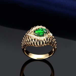 moda hermosa joyería de piedras preciosas Vintage elegante de cobre puro diamante circón chapado en oro anillo de piedra verde - Product Image 4