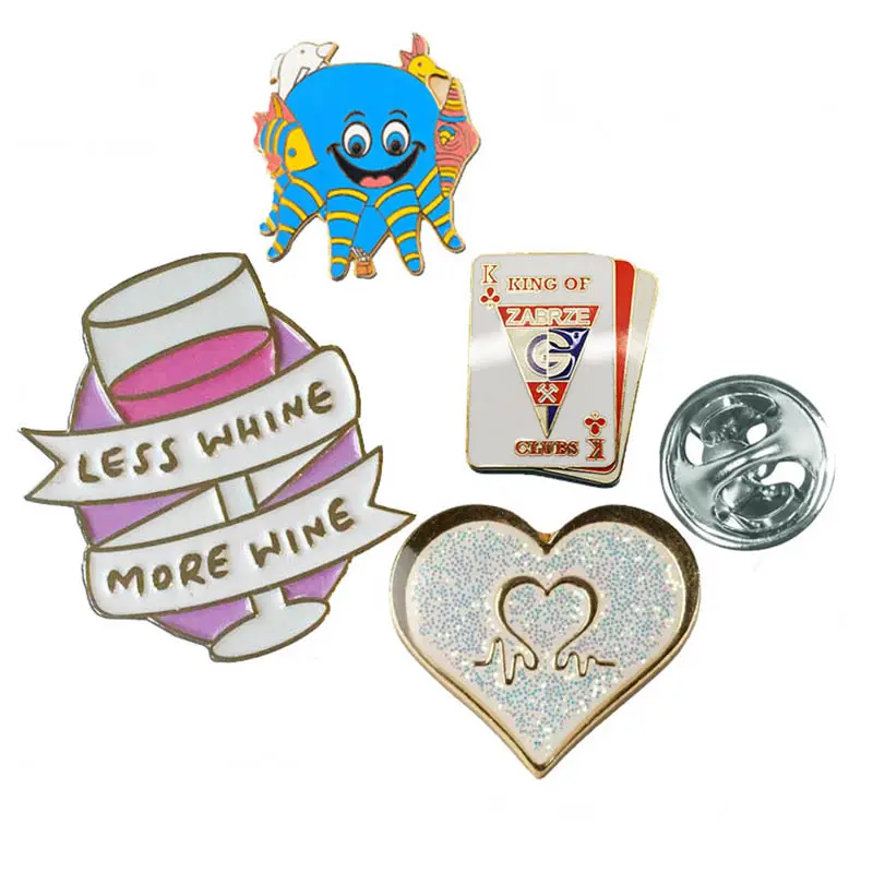 Custom Liefde Vorm Zwaartekracht Casting Messing Antiek Goud Geëtst Zacht Email Pin Badges Cartoon Metalen Broche