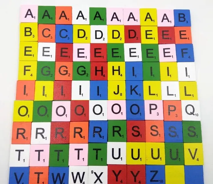 キッズDIY教育ゲーム木製学習楽しいおもちゃアルファベット文字の単語は子供の想像力を刺激します