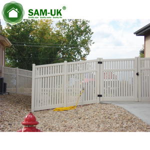 Único orientado soldado jardín piscina casa patio Uso de Pvc blanco de privacidad de celosía cerca de la puerta - Product Image 1