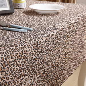 Rettangolare <span class=keywords><strong>brown</strong></span> leopard-panno di tabella di stampa. Caccia a tema punteggiati da tavolo panno per la sala da pranzo cucine