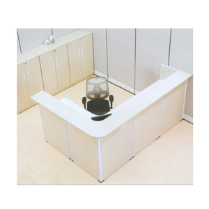 Mesa de recepción en forma de L, muebles de oficina de lujo de madera, diseño económico, <span class=keywords><strong>Panel</strong></span> ISO9001, 60MM