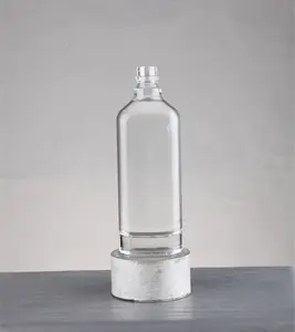 750ml Bottle Glass Wholesale Flask Clear Liquor Bottle 250ml 500ml 750ml Flat Whisky Bottle Glass With Screw Cap Glass Bottle For Whiskey