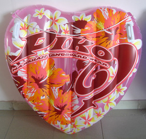 ลูกบอลออกกำลังกายในสระน้ำ PVC แบบเป่าลมรูปหัวใจพร้อมหูจับ ขนาด 100 ซม. - Product Image 4
