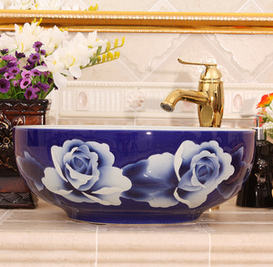 Magazzino arte lavandino del <span class=keywords><strong>bagno</strong></span> <span class=keywords><strong>ciotola</strong></span> sopra il bancone rotondo <span class=keywords><strong>a</strong></span> buon mercato blu e bianco colore <span class=keywords><strong>bagno</strong></span> <span class=keywords><strong>lavabo</strong></span> - Product Image 4