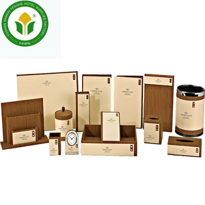 Otel odası kahverengi ve siyah deri imkanları deri aksesuarları ayarlar - Product Image 3