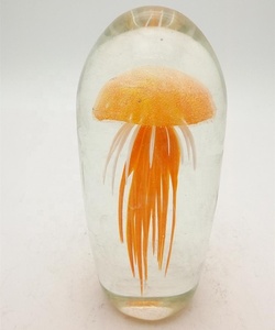 Pisapapeles decorativo de medusas con técnica soplada de cristal de Murano - Product Image 3