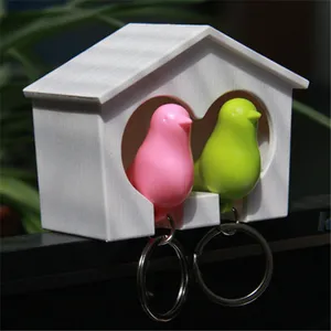 Fiesta encantadora casa de pájaro llavero titular pájaro silbato clave sparrow anillo decoración del hogar
