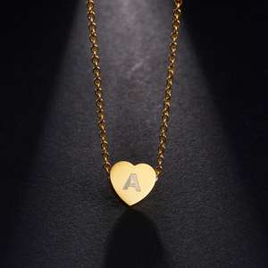 Oro argento acciaio inossidabile personalizzato iniziale <span class=keywords><strong>scritta</strong></span> Laser <span class=keywords><strong>nome</strong></span> sposa piccolo cuore ciondolo <span class=keywords><strong>collana</strong></span> per le donne - Product Image 3