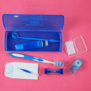 Professionale usa e getta per la cura orale strumenti dentali in scatola per la pulizia orale Set da viaggio spazzolino dentifricio Kit per la clinica dentale