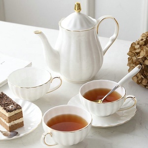 ชุดกาแฟและชาเซรามิกทรงฟักทองสไตล์โมเดิร์นแบบราชวงศ์  รักษ์โลก พร้อมหูจับสีทอง - Product Image 1