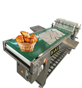 Automatic Commercial Electric Croissant cutting moulder Making Machine