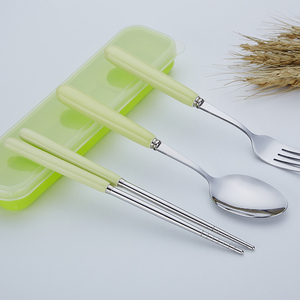 Food Grade Draagbare Reis Bestek Rvs Eetstokjes Vork En Lepel <span class=keywords><strong>Set</strong></span> Met Kleur Keramische Handvat