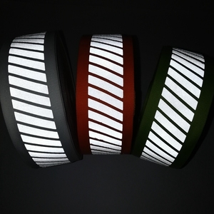 Groothandel Op Maat Kleurrijke Reflecterende Tape Fluorescerende Waarschuwingsstof Polyester Nylon Reflecterend Lint Reflecterende Banden - Product Image 1