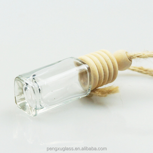 Pequeño Cuboid forma <span class=keywords><strong>5.5</strong></span> ml perfume colgante coche ambientador botella de vidrio con tapa de madera - Product Image 6