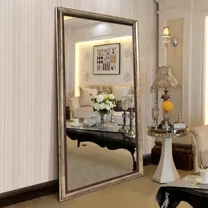 现代风格卧室敷料全长壁挂式安装和落地镜