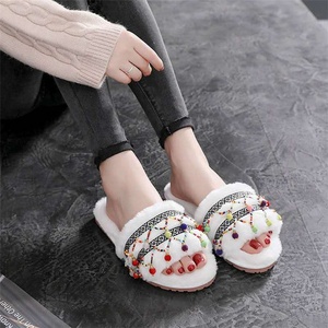 Pantofole da Interno Comode <span class=keywords><strong>con</strong></span> Pelliccia Calda Stile Etnico Grigio <span class=keywords><strong>Ciabatte</strong></span> Moda in Pelliccia Sintetica - Product Image 5