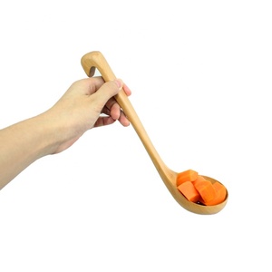Cucharón Grande Clásico de Madera de Schima Natural, Hecho a Mano, Ecológico, Ligero, Apto para Lavavajillas, con Gancho - Product Image 4