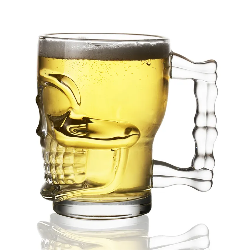 Vidro da caneca da cerveja da cabeça do caveira grande, máquina feita de cristal transparente com alça para venda