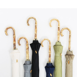 Parapluie droit vintage de style japonais ancien avec manche en bambou en forme de J - Product Image 5