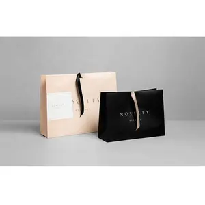 Grosir Eceran Mewah Biodegradable Kustom Kemasan Perhiasan Hitam Hadiah Tas Belanja Tas Mewah Tas Kertas dengan Logo Cetak - Product Image 1