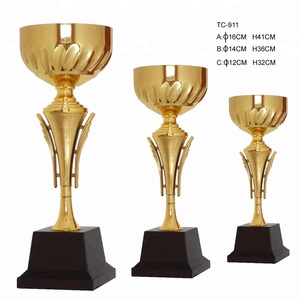 Trofeos Metálicos Entrega rápida fábrica trofeo deportes juego Premio taza decorativa con <span class=keywords><strong>precio</strong></span> <span class=keywords><strong>de</strong></span> descuento - Product Image 1