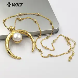 WT-JN079 Bohemian Style Sparkling Brass Crescent 18K Gold PlatedとMiddle Pearl装飾Pearl Crescent Horn Necklace