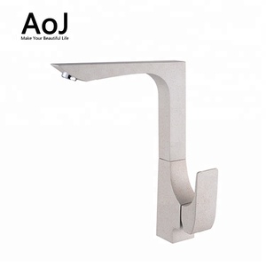 Simple blanco Popular <span class=keywords><strong>pintura</strong></span> en latón abajo grifo de cocina con caño giratorio - Product Image 2