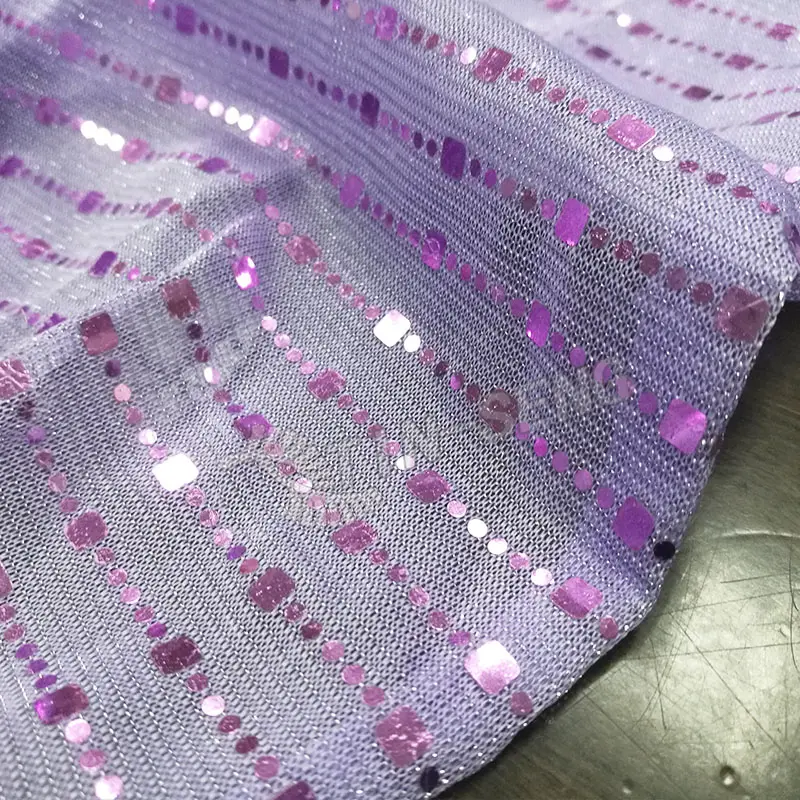 Lavendel Maanlicht Stof met Sequin Spangle Lijnen, Paars Metallic Polyester Gebreide Stof voor Jurk