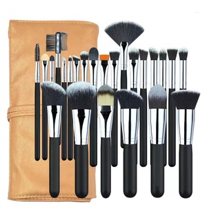 Nhà Máy Chất Lượng Cao Bán Buôn Logo Của Bạn Gỗ Nhãn Hiệu Riêng Bạc 24 Cái Cọ Trang Điểm - Product Image 1