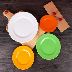 Placas de plástico de grau alimentício, venda quente, redonda, coloridas, com diferentes cores, conjunto de placa de jantar