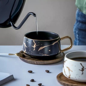 <span class=keywords><strong>Royal</strong></span> style unique fantaisie or poignée <span class=keywords><strong>café</strong></span> tasse en céramique avec couvercle en bois - Product Image 4