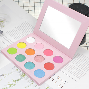 <span class=keywords><strong>Palette</strong></span> d'ombres à paupières végétaliennes de marque privée personnalisable sous forme de poudre au fini métallisé et miroitant - Product Image 2