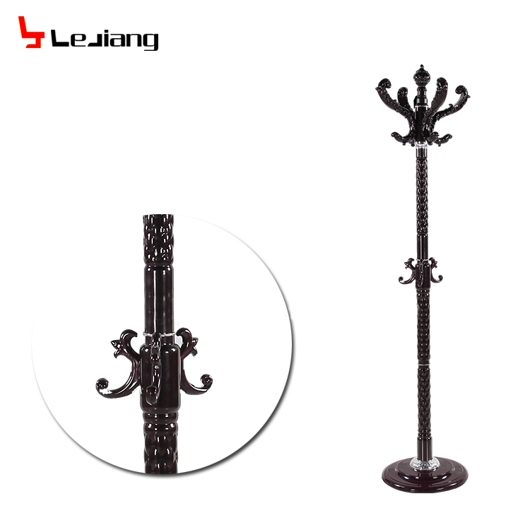 Вешалка в виде ветки дерева для детской комнаты