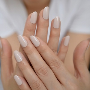 Gel <span class=keywords><strong>de</strong></span> <span class=keywords><strong>uñas</strong></span> postizas ovaladas <span class=keywords><strong>pequeñas</strong></span>, cubierta <span class=keywords><strong>de</strong></span> esmalte brillante Nude diseñada, puntas artificiales con pegamento, 24 Uds. - Product Image 5