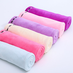 <span class=keywords><strong>Serviette</strong></span> <span class=keywords><strong>de</strong></span> cheveux en microfibre à séchage rapide pour cheveux bouclés Enveloppe jetable douce pour <span class=keywords><strong>salle</strong></span> <span class=keywords><strong>de</strong></span> <span class=keywords><strong>bain</strong></span> utilisation en gros <span class=keywords><strong>pas</strong></span> <span class=keywords><strong>cher</strong></span> après la douche motif <span class=keywords><strong>de</strong></span> maison - Product Image 6