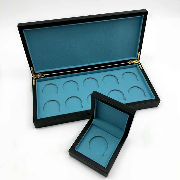 Деревянная коробка для хранения памятных монет, Расписанная на заказ