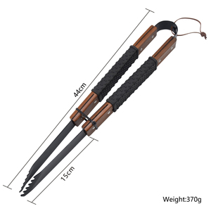 Mango de madera de barbacoa utensilios de acero inoxidable no-stick accesorios de barbacoa <span class=keywords><strong>parrilla</strong></span> pinzas de cuero con colgada en la pared. - Product Image 4